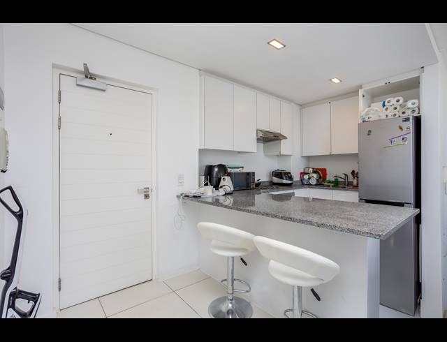 2 BEDROOM APARTMENT RENTED IN CLAREMONT UPPER